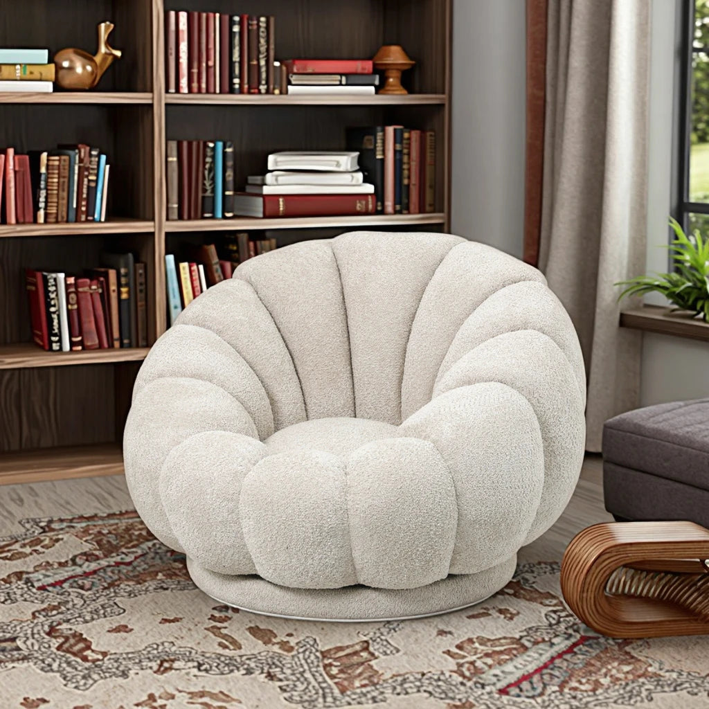 כורסה Flower מבית DreamIt – עיצוב פיסולי רך ומרופד בבוקלה, בצבע אבן בהיר