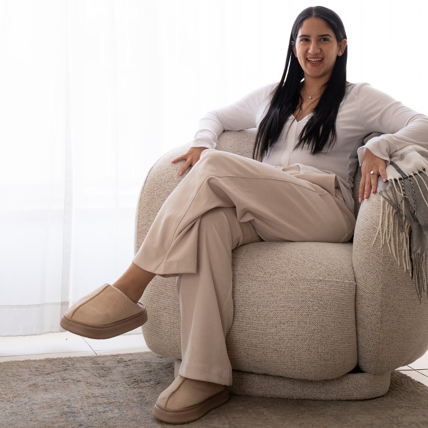 כורסה מסתובבת מעוצבת לסלון דגם Cloudy