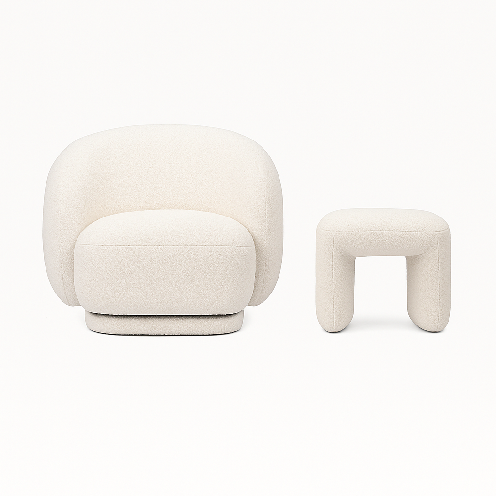 סט ריהוט בעיצוב יוקרתי – כורסה דגם Cloudy והדום דגם Hug מבד בוקלה בצבע שמנת, מוצגים זה לצד זה על רקע לבן נקי, בפרופורציות מדויקות המדגישות את העיצוב הרך והאלגנטי של Dream It.