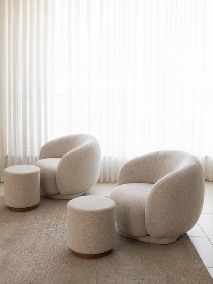 זוג כורסאות מעוצבות מסתובבות עם זוג הדומים Cloudy Lounge Duo