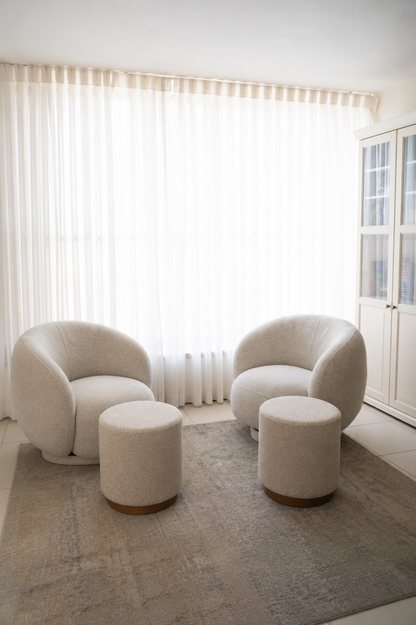 זוג כורסאות מעוצבות מסתובבות עם זוג הדומים Cloudy Lounge Duo