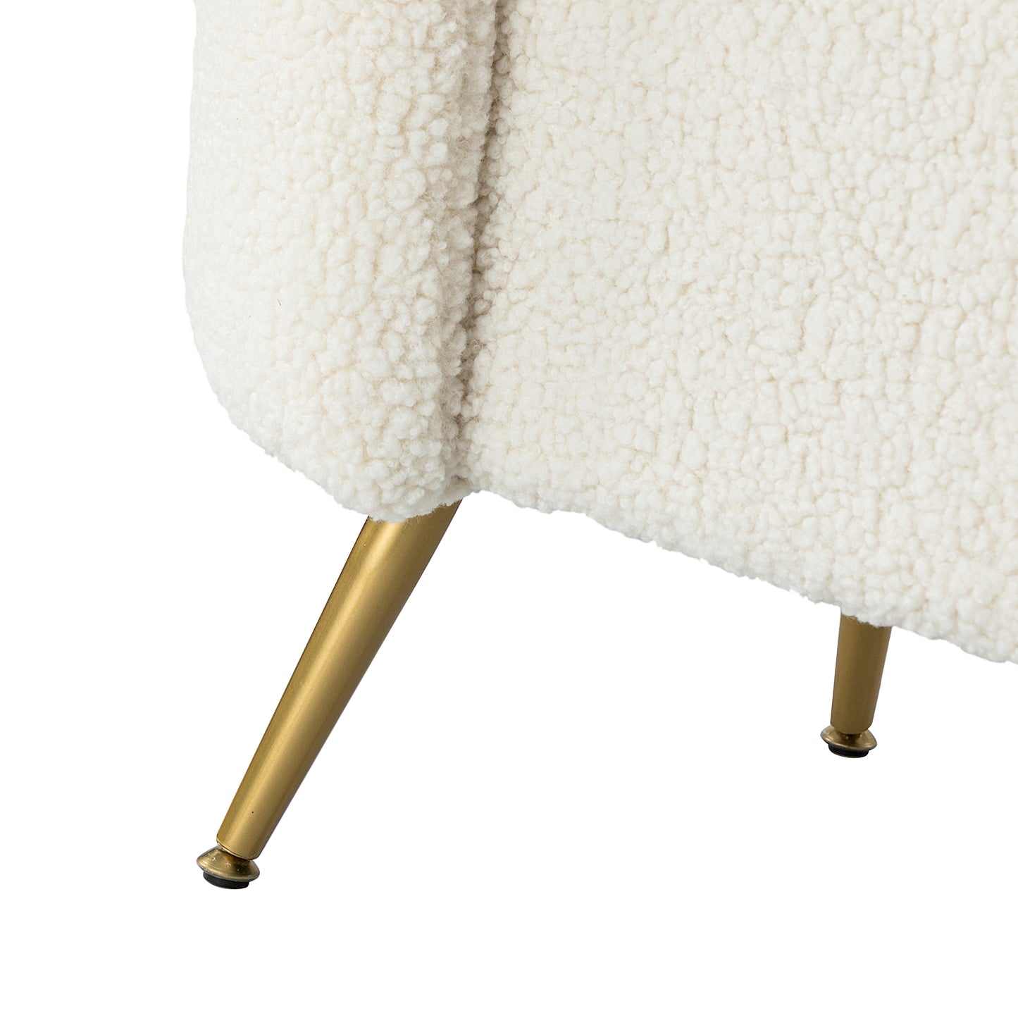 תקריב על רגל מתכת מוזהבת של ספסל Haven – שילוב מושלם של עיצוב מודרני ותחושת חמימות סקנדינבית.