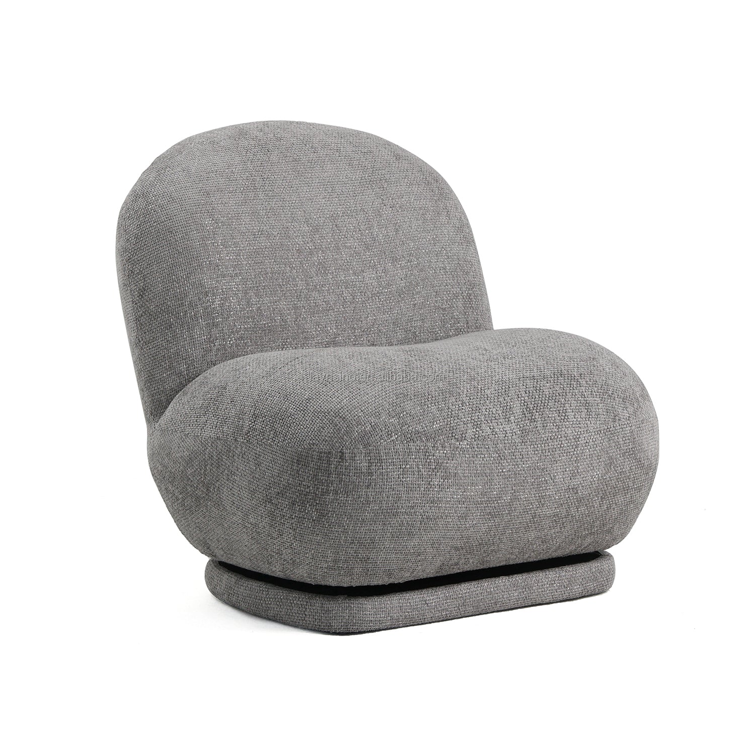 כורסא Milano בגוון אפור כהה מזווית צד – עיצוב רך, יציב ונוח עם ריפוד בוקלה איכותי למראה יוקרתי ומזמין.