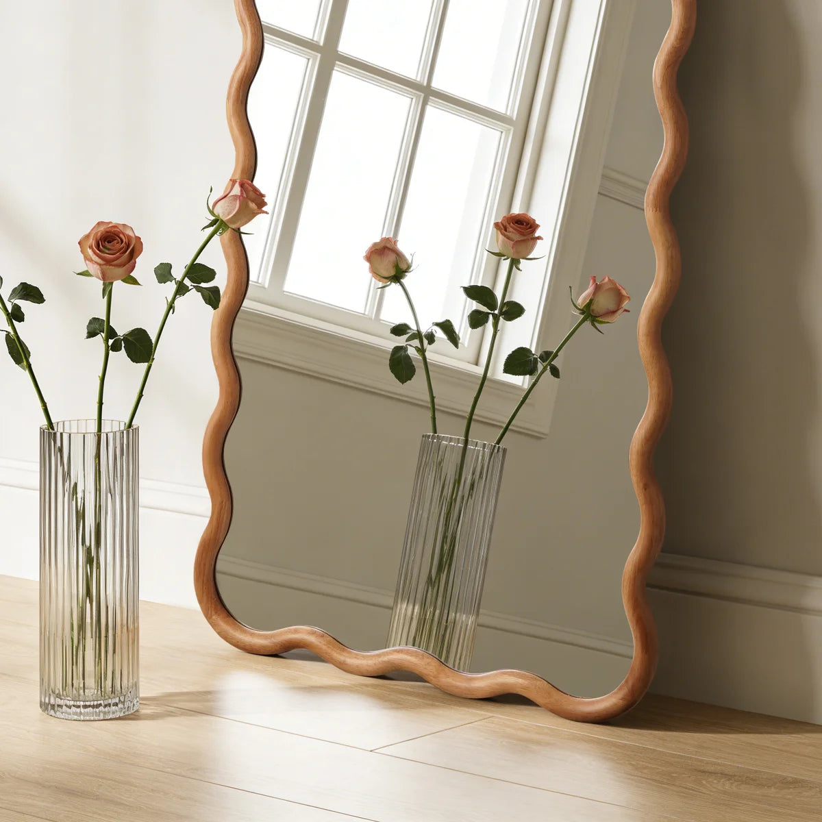 מראת גוף מעוצבת גלית עם מסגרת עץ 165×60 ס"מ – דגם Wavy