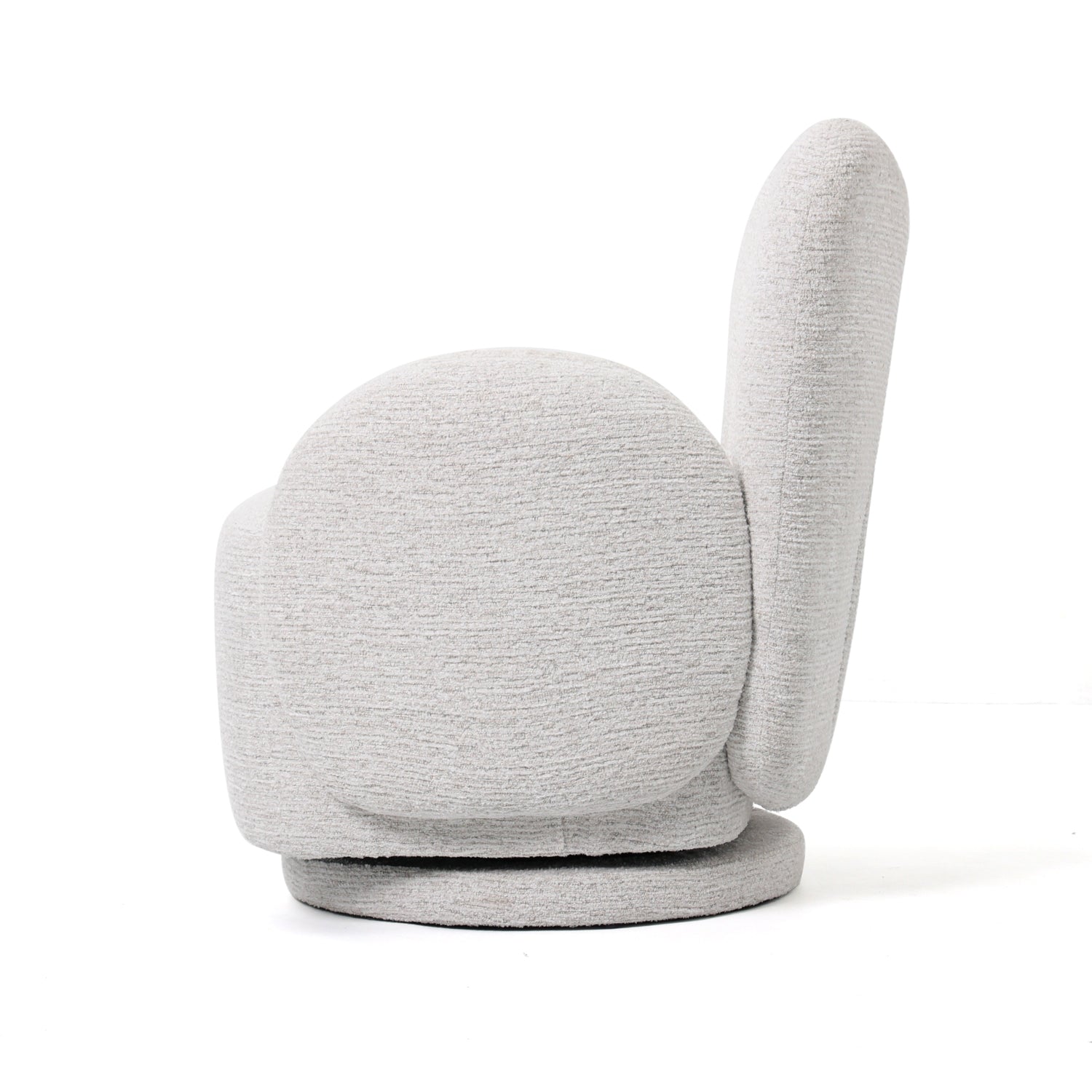 כורסה Noelle – מבט צד מדגיש את הצורה המעוגלת