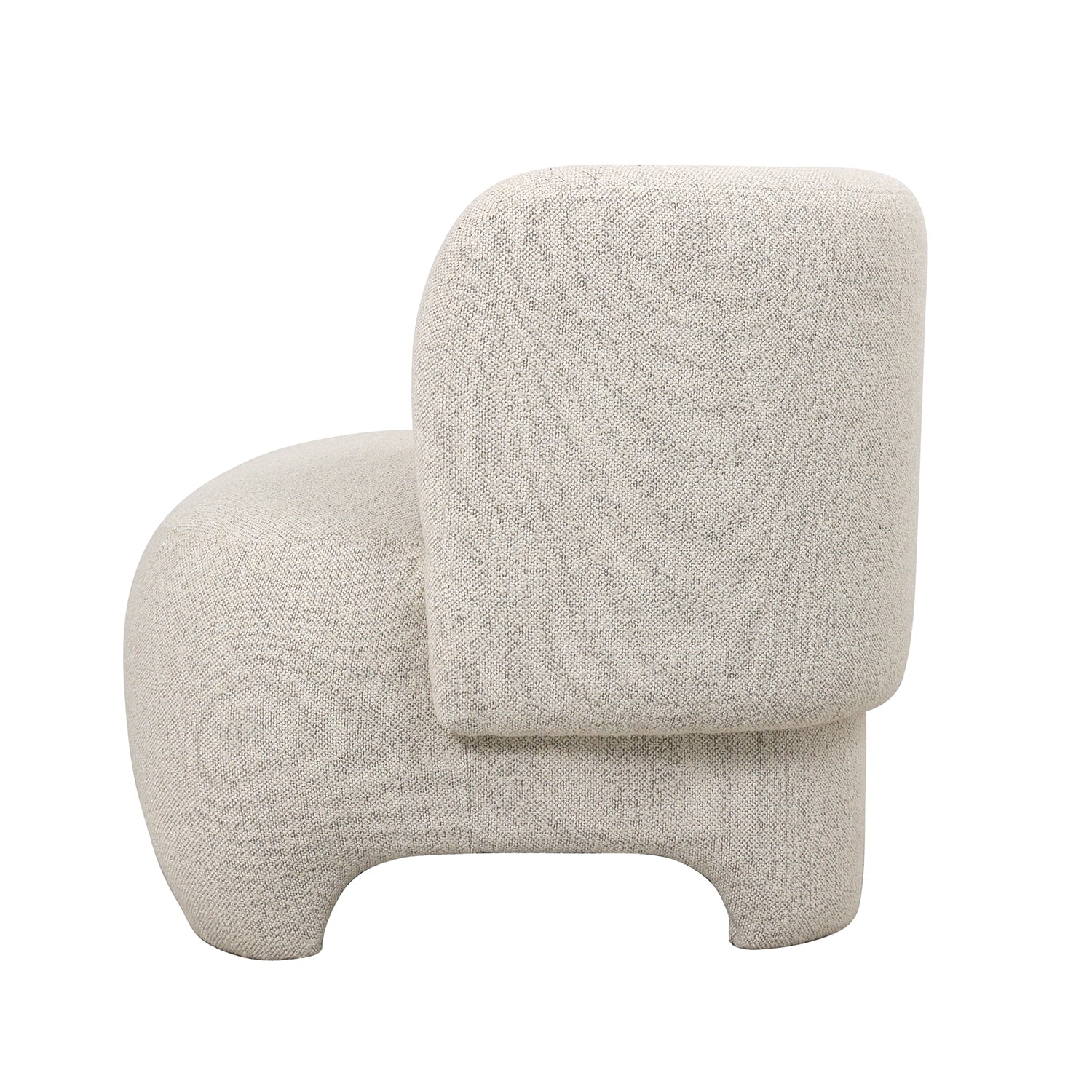 כורסה “Miami” בגוון שמנת מזווית צד קדמית על רקע לבן