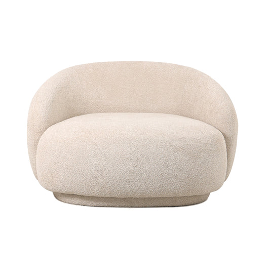 כורסה Mira – מבט קדמי עם מושב רחב ומשענת עוטפת