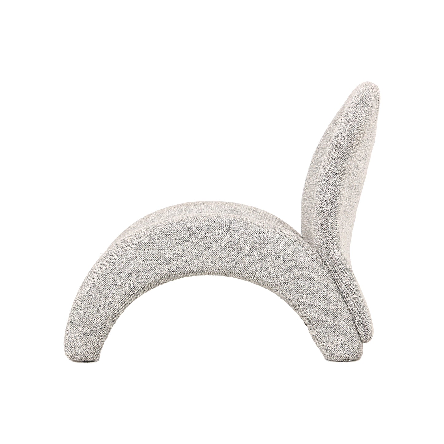 פרופיל צד של כורסה Ciel עם גב מעוגל