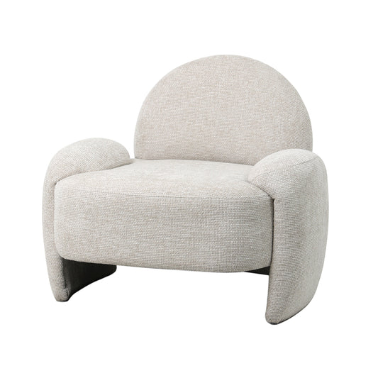 כורסת Luna – מבט אלכסוני המדגיש את הקווים הרכים והבסיס הנקי