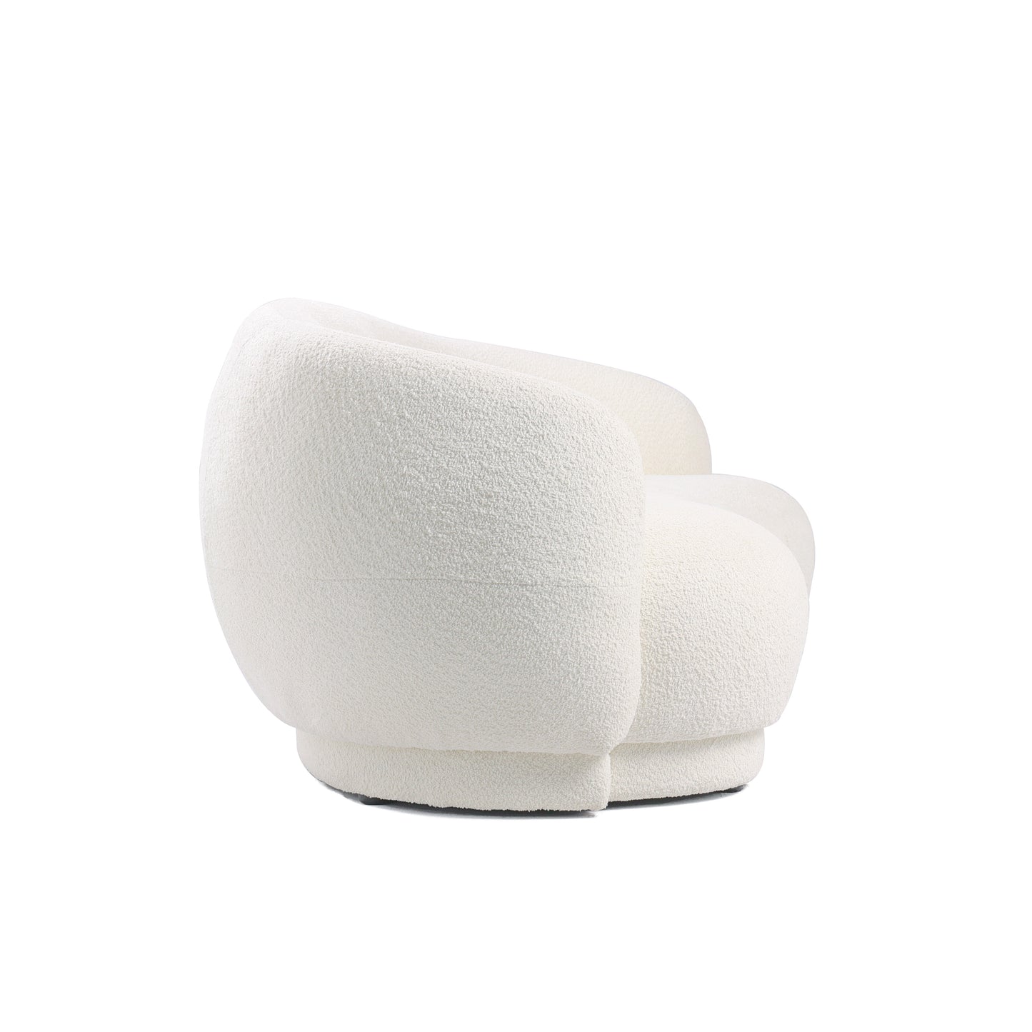 צד ספה Amara המדגיש את הקווים המעוגלים והריפוד הרך מבד בוקלה לבן