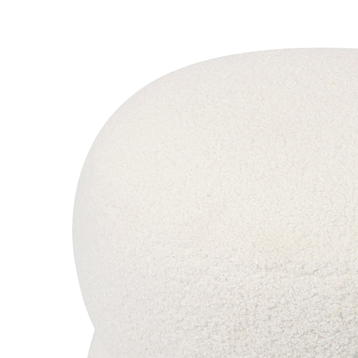 הדום Kiva – תקריב קצה המושב והמרקם הרך