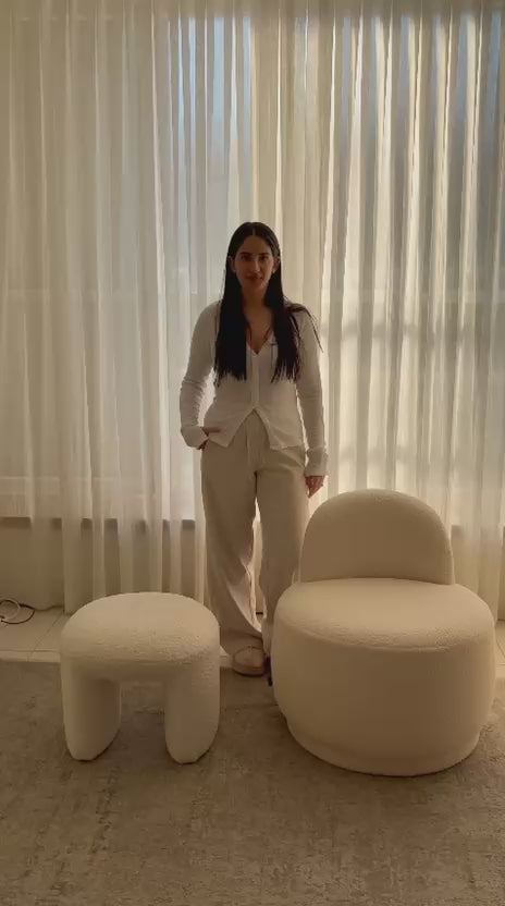 סרטון דף מוצר - באנדל כורסה בוקלה + הדום בוקלה Auri Cozy Set